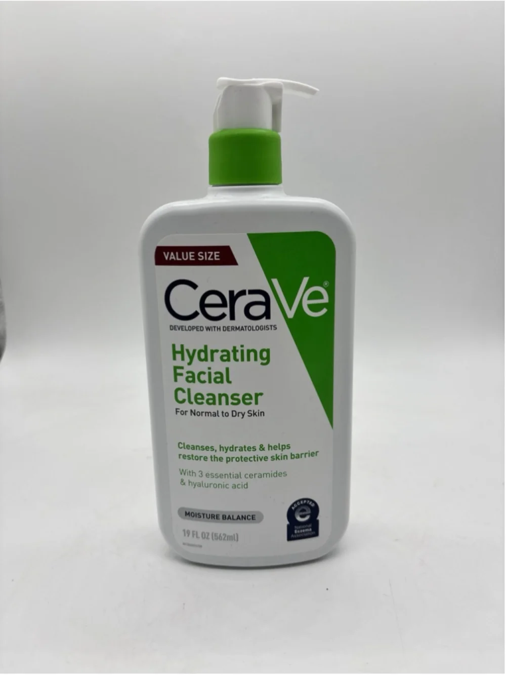 CeraVe Hydrating Facial Cleanser, Moisturizing 19 Fl Oz (Pack of 1), Clear